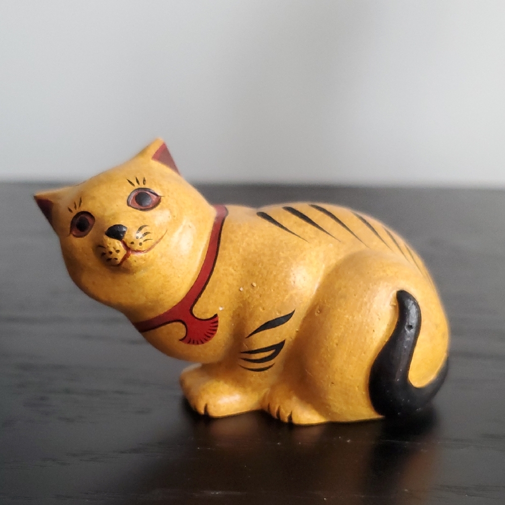 The Franklin Mint Curio Cabinet Cat “Chalkware W-3” (1986)